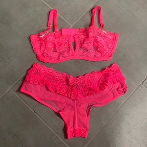 Victoria Secret Bra and Undies 32D and M